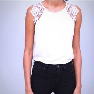 🎉 Sale 🎉 White H&M Jersey top- XL